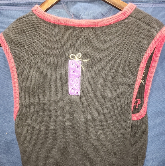 Vintage Knitted Bobbie Brooks Christmas Vest - Picture 5 of 5